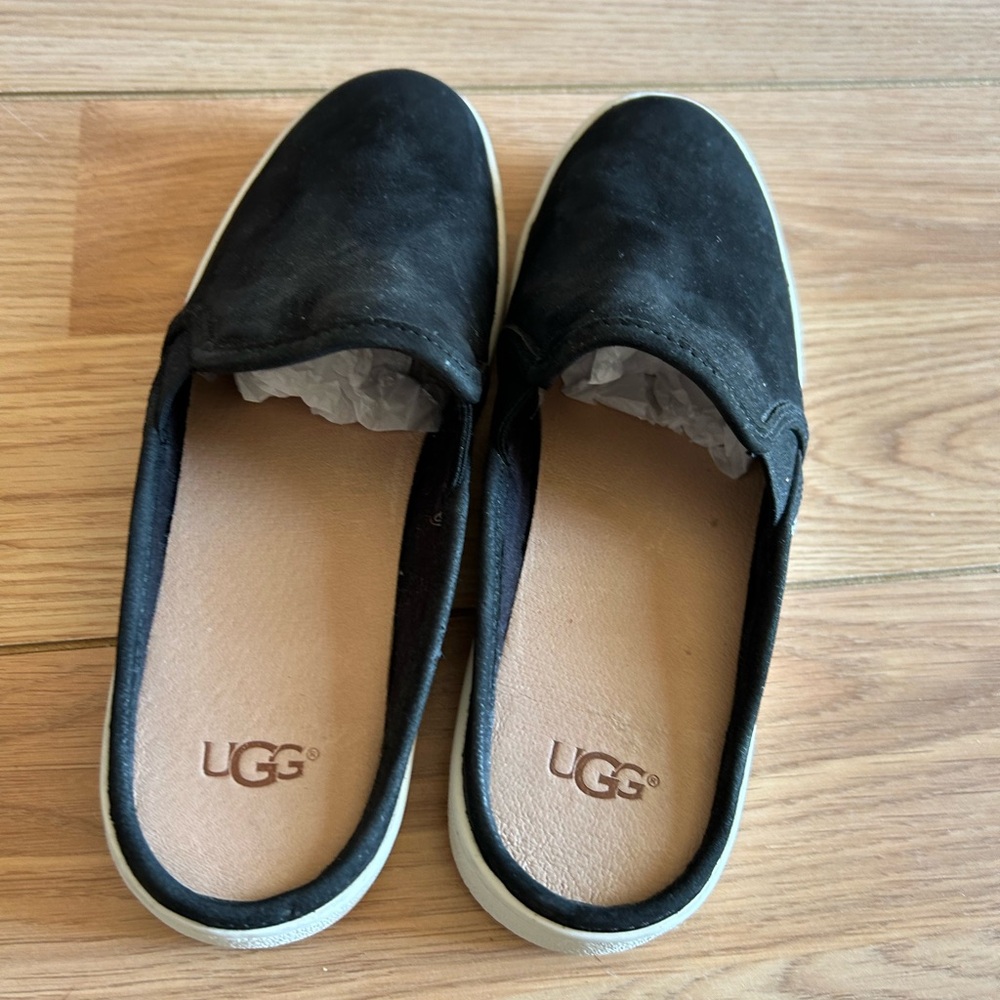 Ugg Slides Size 7 New With Out Tags - image 1